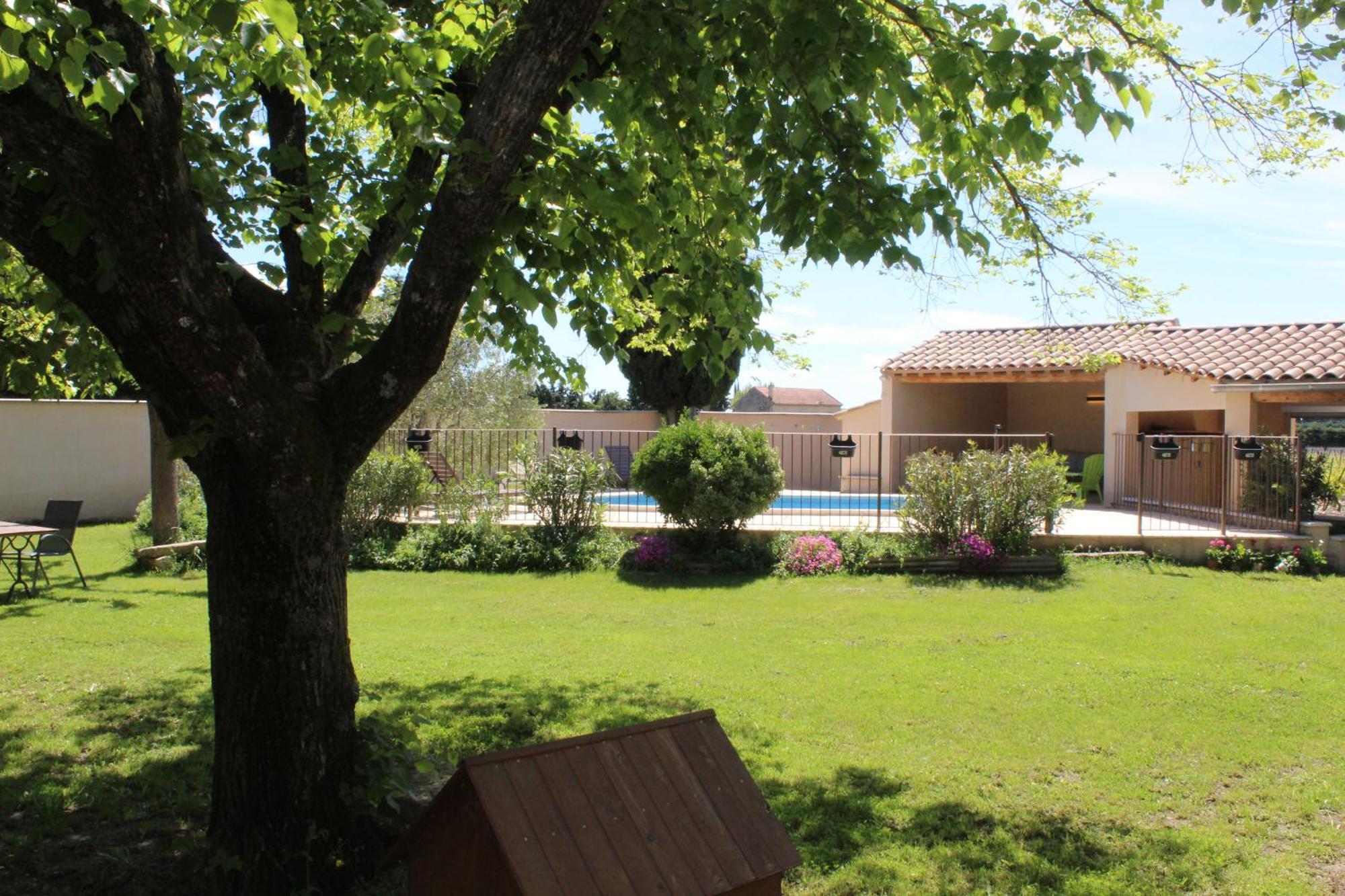 Mas La Gentille ,,, A La Campagne , Beautiful Outdoor , Swimming Pool , Pool House , Nice Green Garden , Bbq ,,, Only For You , Pour Passer Un Sejour Inoubliable Pernes-les-Fontaines Luaran gambar